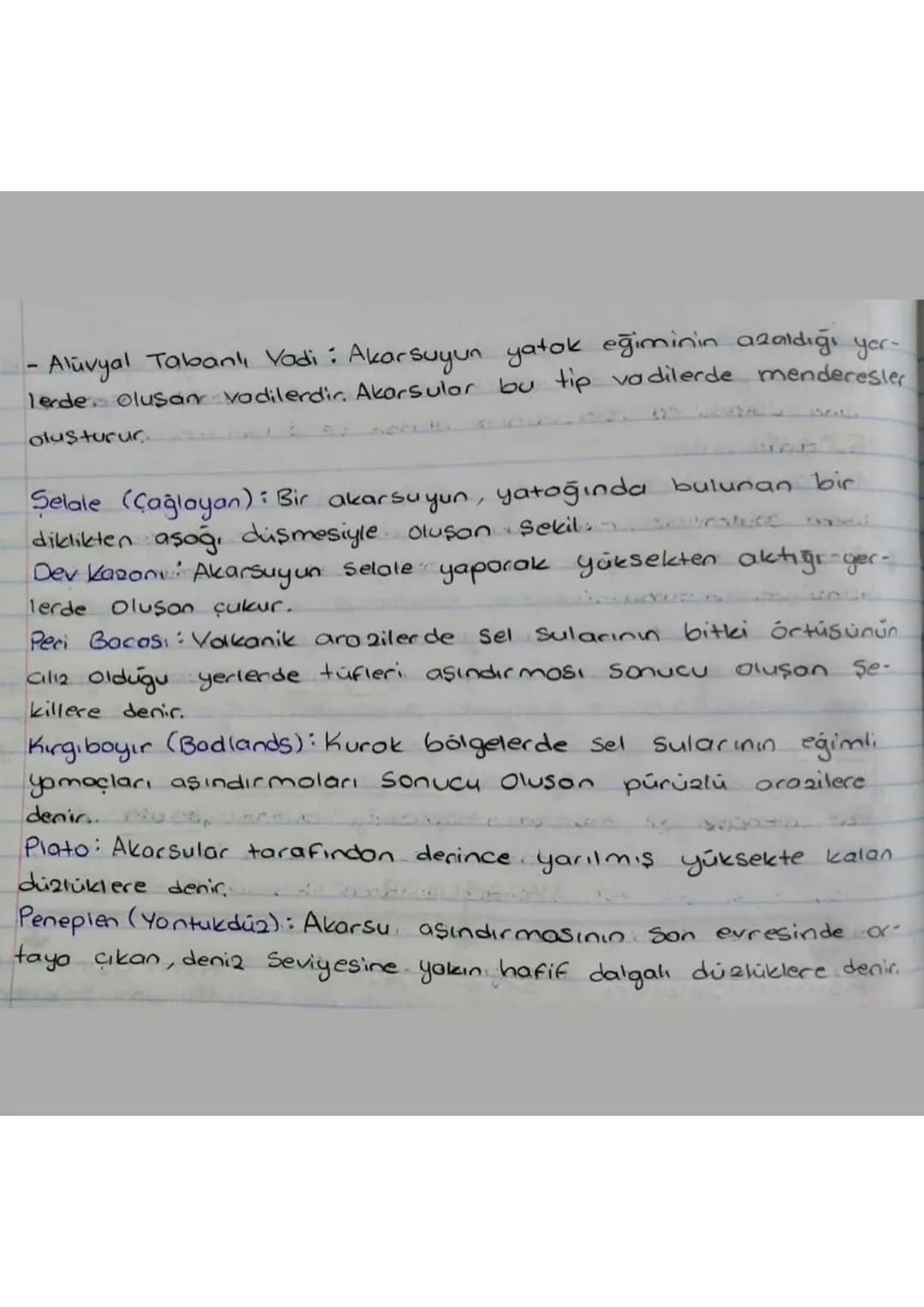 E.Dis Kuvvetler
1. Akarsuların Oluşturduğu yer Şekilleri
Belirli bir yatak içerisinde, akiso gecen Sulara akarsu denir.
Büyüklüklerine göre 