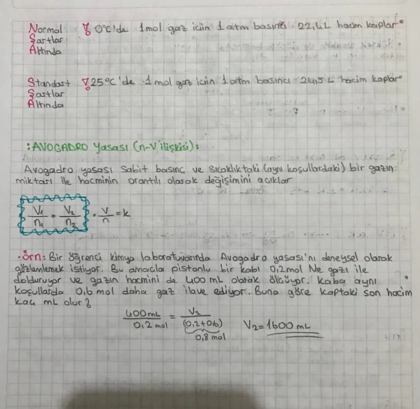 GAZLAR
• Gazların özellikleri ve gaz yasaları
•
Szellikleri
Gaz tanecikleri hem bir biriyle hem de bulundukları kabin ceperine çarparak
uygu