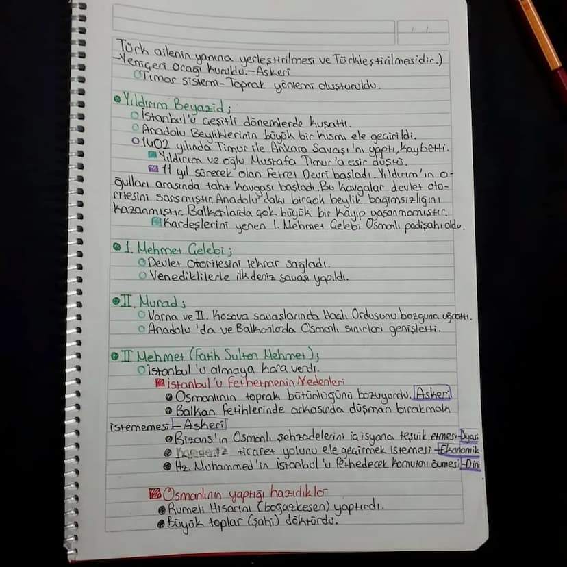 ~Sosyal Bilgiler~
~2.UNITE~
Osmanlı Devleti
Osmanlı Devleti 1299 yılında Osman Bey tarafından So-
gut-Domanic Gevresinde kurulmuştur.
Osmanl