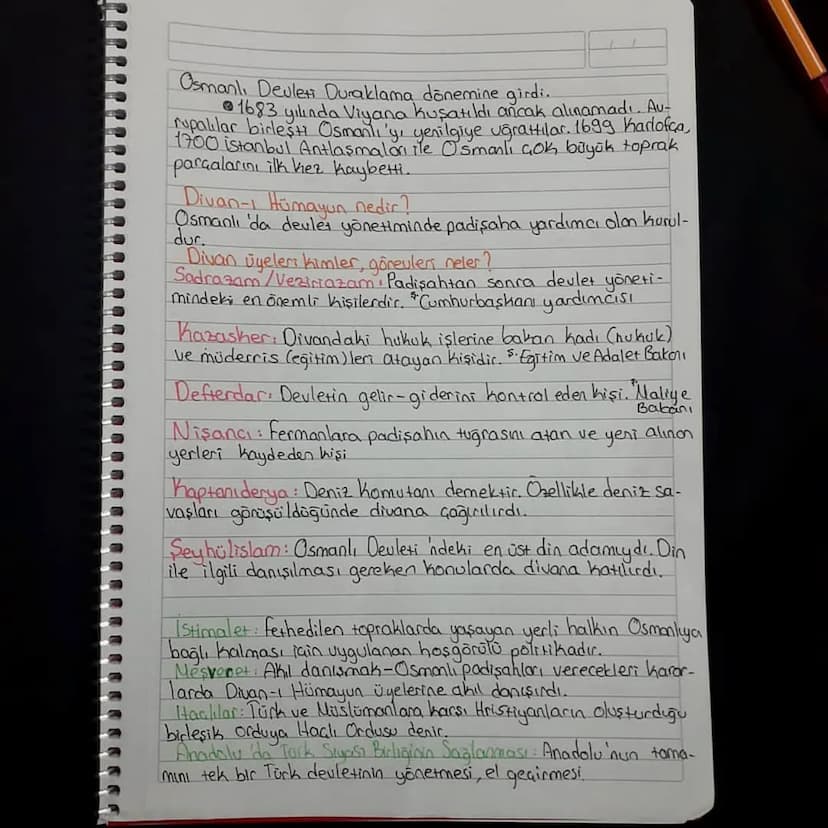 ~Sosyal Bilgiler~
~2.UNITE~
Osmanlı Devleti
Osmanlı Devleti 1299 yılında Osman Bey tarafından So-
gut-Domanic Gevresinde kurulmuştur.
Osmanl