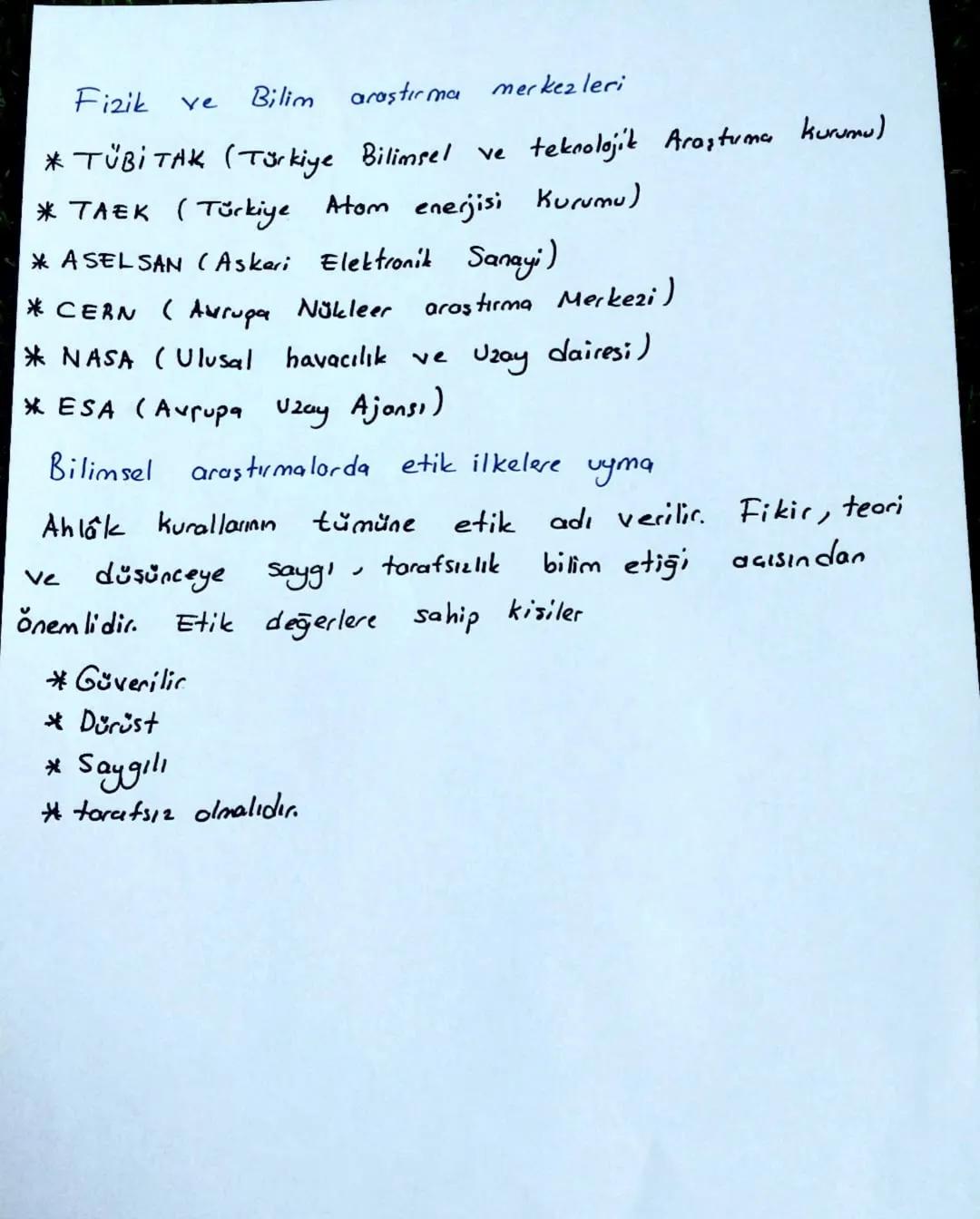 1. Fizik Bilimine Giriş:
Fizik: Uzay, zaman, madde ve enerjiyi
enerjiyi inceleyen, gözlem
Ve deneye dayalı bir bilim dalıdır.
Fiziğin alt da