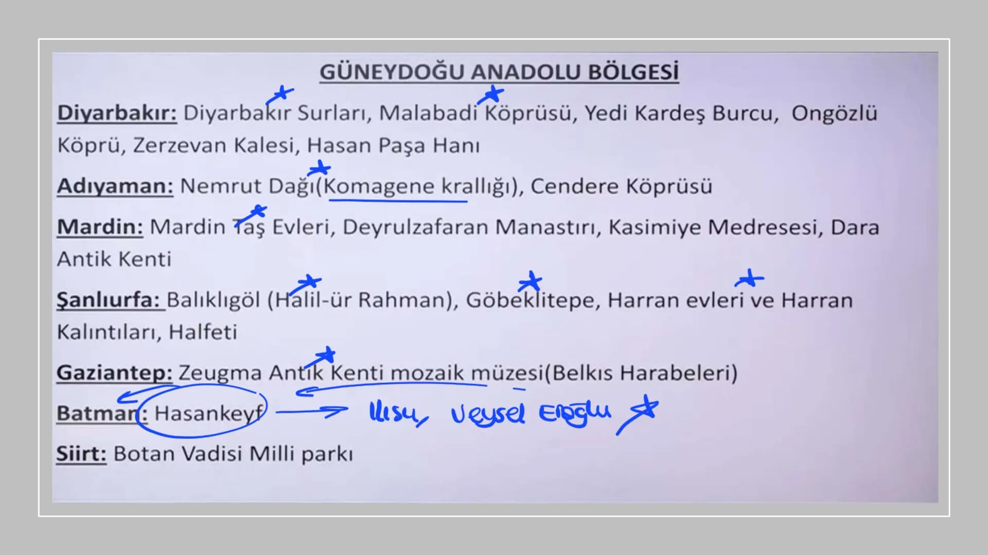 TÜRKİYE'DE TURİZM TÜRKİYE'DE TURİZM
İklim çeşitliliği, zengin bitki örtüsü, milli parklar, ilginç yeryüzü şekilleri, rafting,
paraşütçülük, 