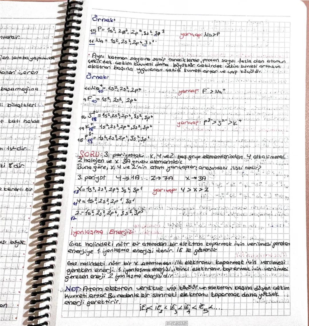 KIMUA 1. DONEM 2. YAZILI
ÇALIŞMASI
Periyodik Tabla
Mendeleyev, elementleri kü Henomarası ve benzer, özelliklerine:
Sıralamıştır.
Mendeleyev,