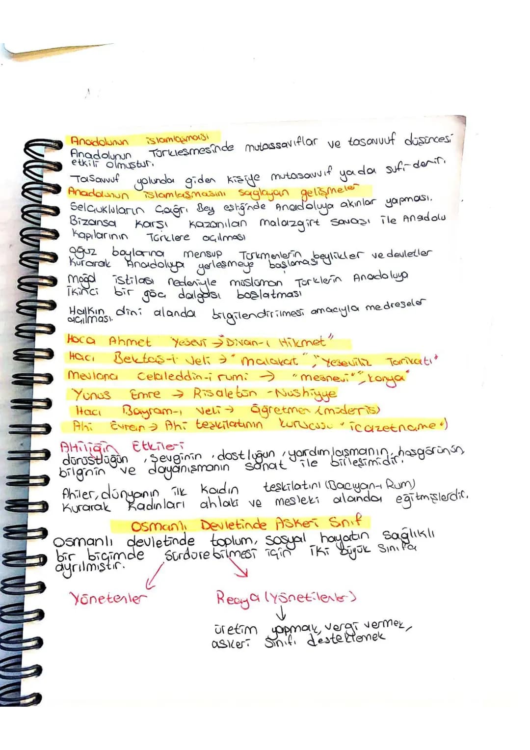 Osmanlı toplumunda yönetenler Sınıfı Kendi arasında
Seyfiye, kalemiye ve ilmiye olmak üzere JG, Sınıfa ayrılırdı.
SEYFIYE Kilia Sahibi anlam