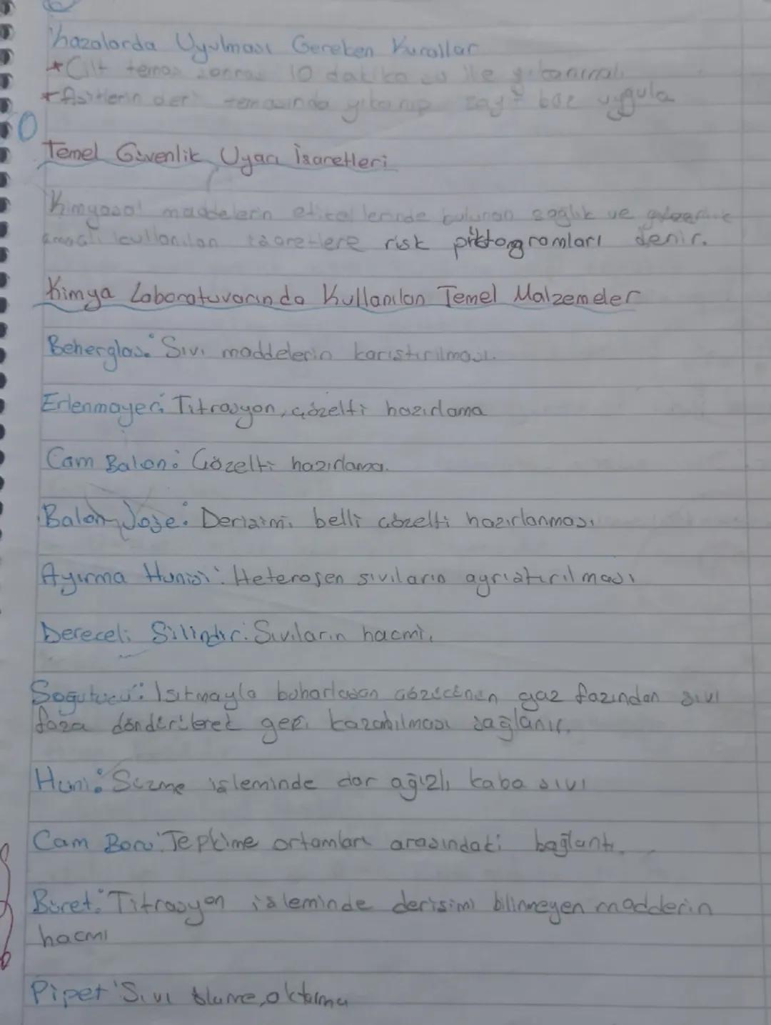 # Kimyasa | Maddelerin Kullanımı ve Güvenliği
Kimyasal maddeleri kullanırken rioklerin azaltılması için bazı ku-
rallara uyulmalıdır.

# Lab