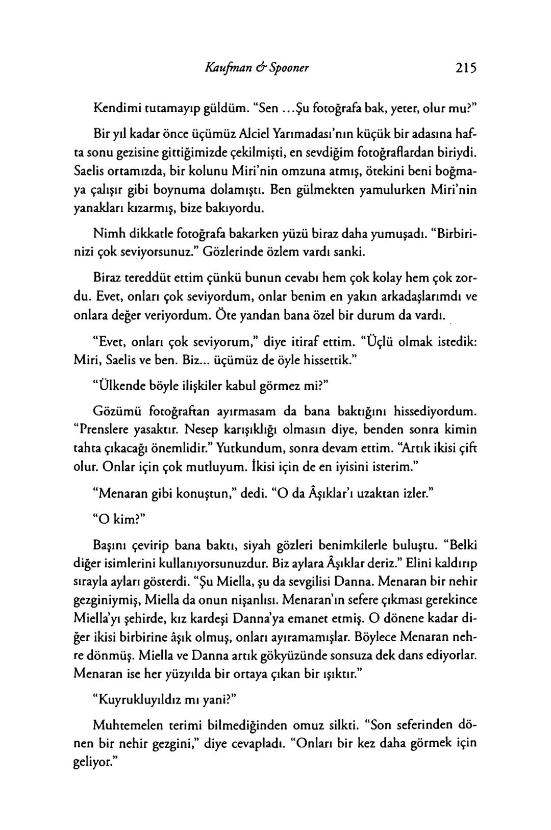 New York Times çok satan yazarları
& AMIE KAUFMAN
& MEAGAN SPOONER
GÖKYÜZÜNÜN
DİĞER
TARAFİ
EPhesus SATIŞ REKORLARI KIRAN ILLUMINAE SERİSİNİN