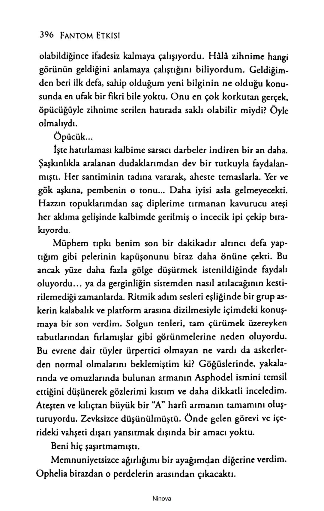 SELİN SOLARİS
# FANTOM
## ETKİSİ
DOĞA DÖNÜYOR
3. BASKI Piyanonun, ruhu dansa iteleyen notaları bir ipe sıralanmış gibi havaya
karıştı. Si