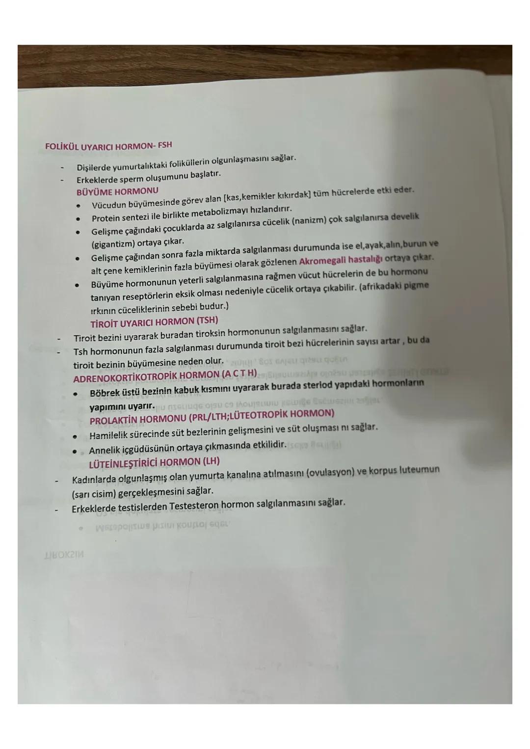 BEYİNCİĞİ ZARAR GÖREN BİR CANLI;
dengesini kaybeder,
titreme
yürüme bozukluğu görülür.
NOTT- beyinciği zedelenen bir kuş, havaya atıldığında